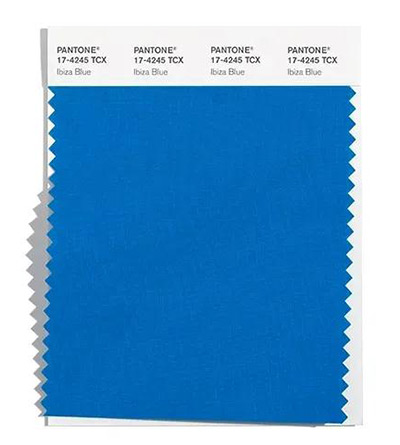 2021秋冬女裝十大流行色 晴空藍(lán)、嫩粉紅等色彩都很美(圖9)